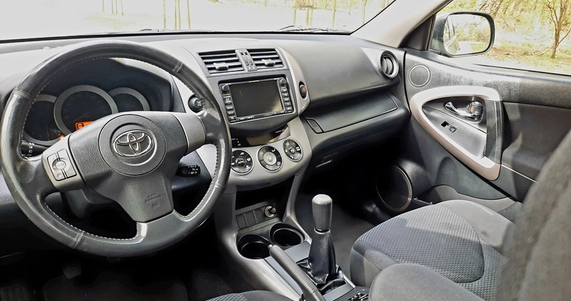 Toyota RAV4 cena 35800 przebieg: 164000, rok produkcji 2008 z Osieczna małe 277